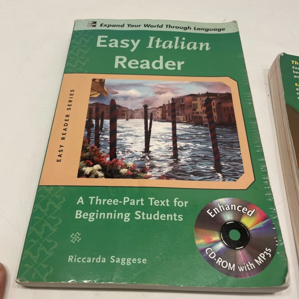 Lot of 2 Italian Language books (cd rom missing)